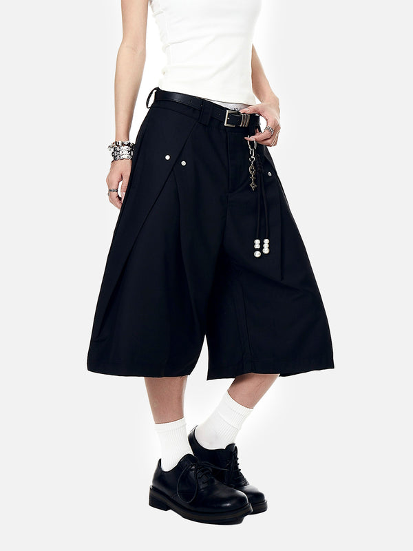 Stelluris Pearl Trim Pleated Shorts